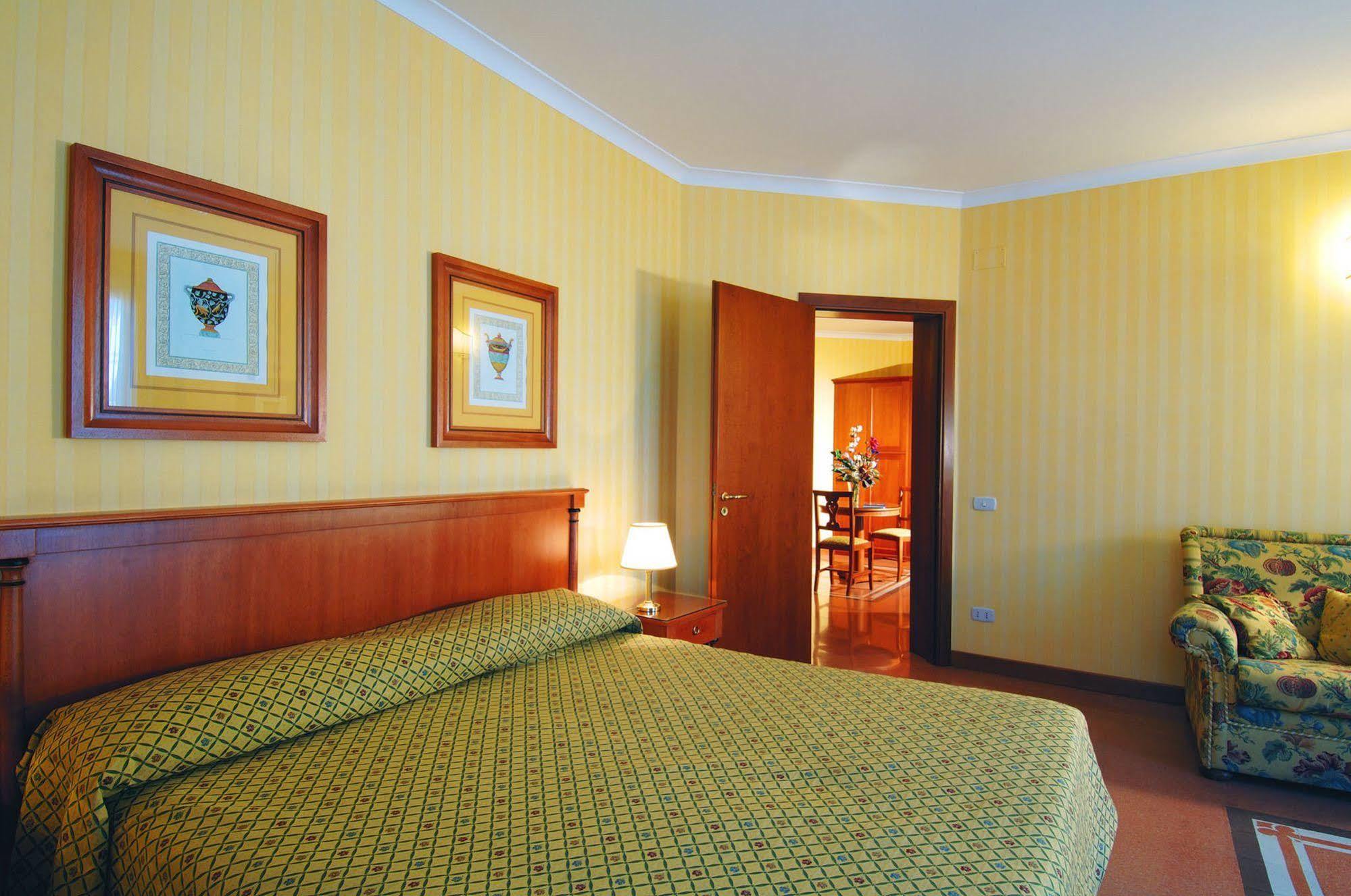 Hotel Residenza d'Aragona Palermo Esterno foto