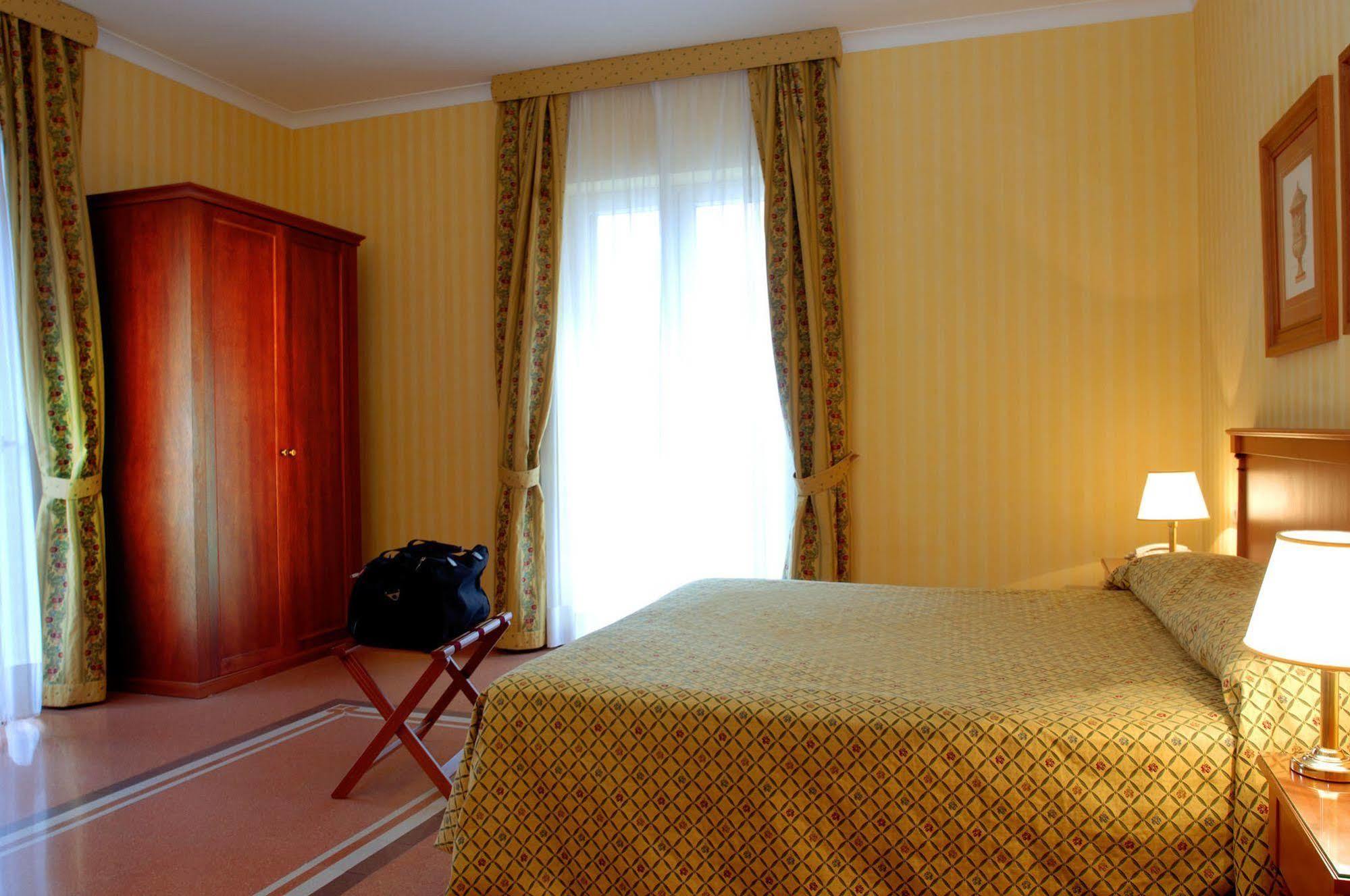 Hotel Residenza d'Aragona Palermo Esterno foto