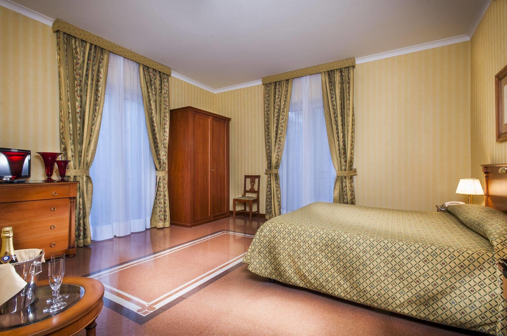 Hotel Residenza d'Aragona Palermo Esterno foto