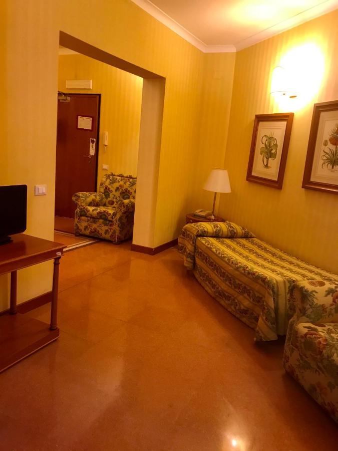 Hotel Residenza d'Aragona Palermo Esterno foto
